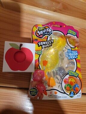 Squeezy Duck Squishy Toy - Yellow - Stretch & Sparkle & Viral Apple Stress Ball